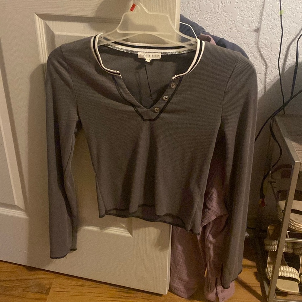 Gray long sleeve top